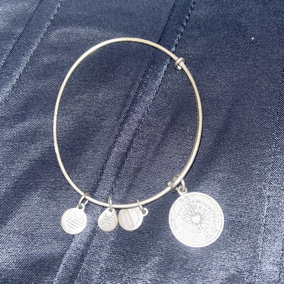 Alex And Ani True Direction Bangle Bracelet Heart Compass Charm Silver Tone - Picture 6 of 7